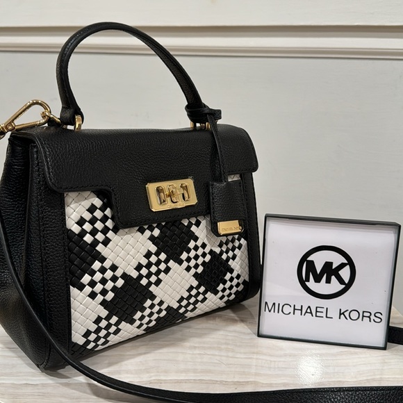 Michael Kors Handbags - Michael Kors Vintage Mini Karson Pebbled Leather & Woven Satchel Bag EUC